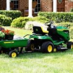 John Deere S100 42 in. 17.5 HP GAS Hydrostatic Riding Lawn Tractor - Image 2